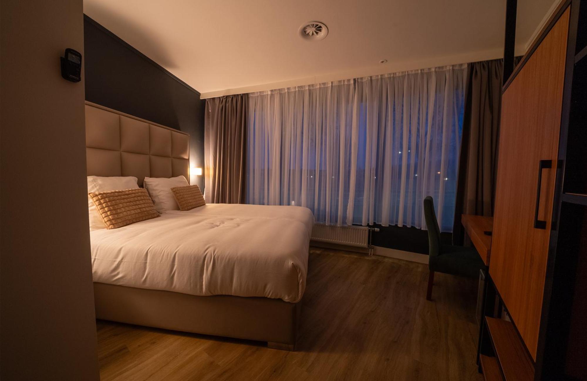 Ma Airport Hotel Hoofddorp Exterior foto