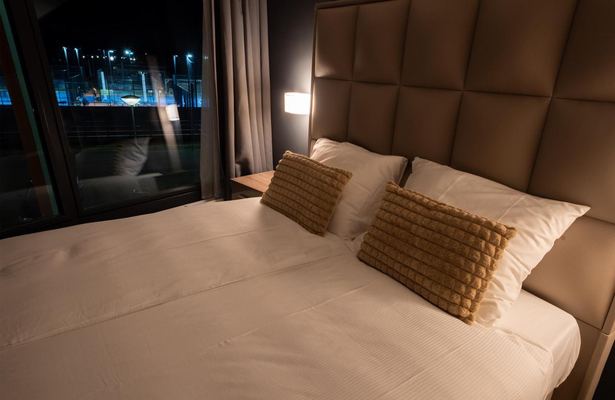 Ma Airport Hotel Hoofddorp Exterior foto